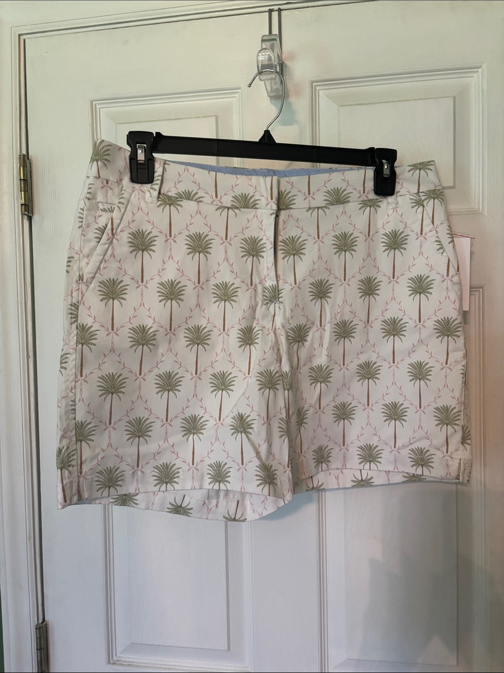 crown & ivy White Palm-Print Bermuda Shorts